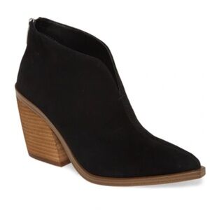 NWOT Vince Camuto Ginsel Booties